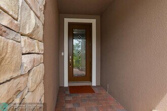 10101 SW Fernwood Ave in Port St. Lucie, FL - Building Photo - Building Photo