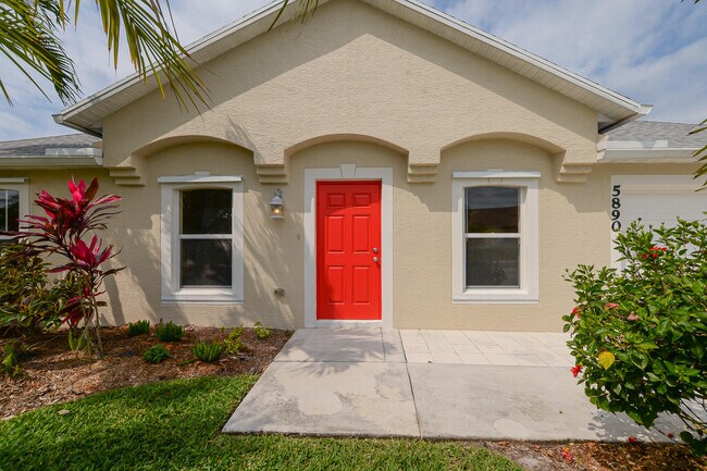 5890 NW Dowse St in Port St. Lucie, FL - Building Photo - Building Photo