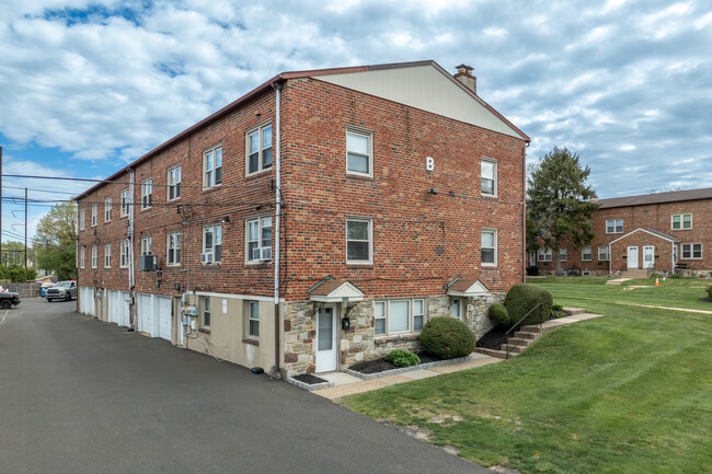 Eleanor Court in Hatboro, PA - Building Photo - Building Photo