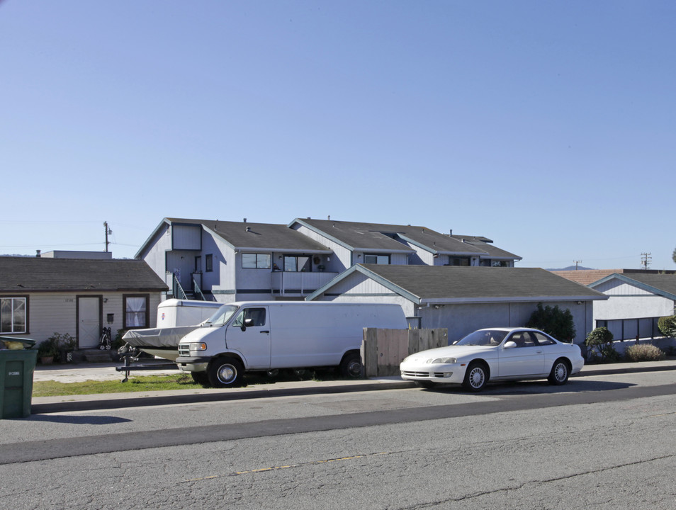 1190 San Pablo Ave in Seaside, CA - Foto de edificio