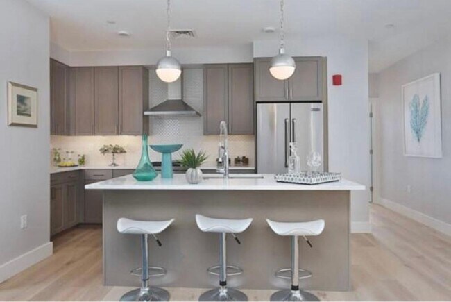 1650 Commonwealth Ave, Unit 604 in Boston, MA - Foto de edificio - Building Photo