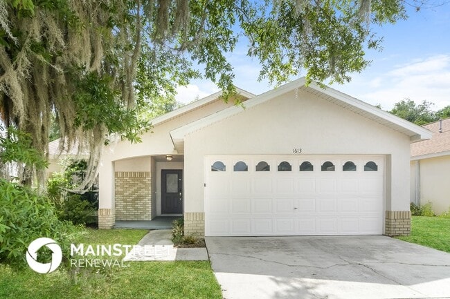 property at 1613 Oak Hill Trail