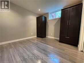 25 Promenade Rd in Guelph, ON - Building Photo - Building Photo