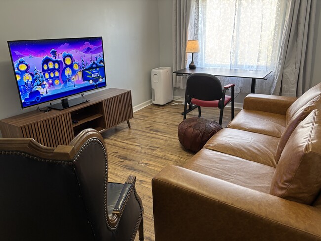 2475 E Maple Rd, Unit Penthouse Unit