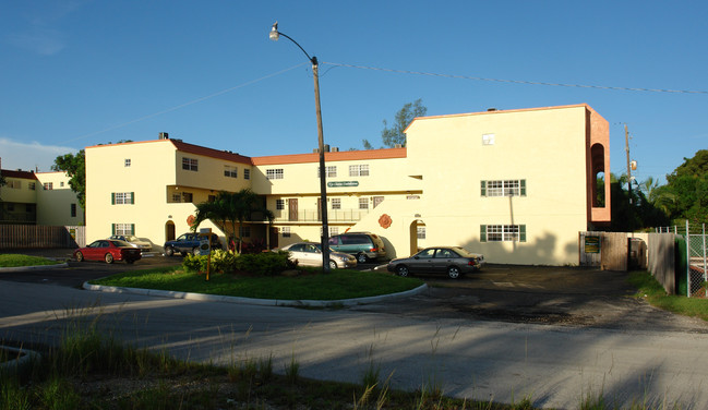 633 NE 2nd Ave in Fort Lauderdale, FL - Building Photo - Building Photo