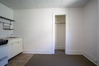 2268 NW Johnson St-Unit -09- SRO in Portland, OR - Building Photo - Building Photo