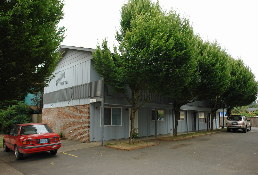 Spring Vista Apartments in Springfield, OR - Foto de edificio