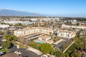 Hallmark at Mission in Ontario, CA - Foto de edificio - Building Photo