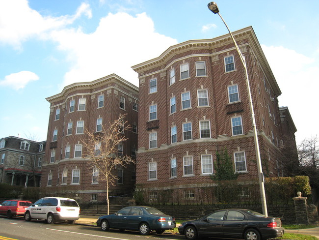 Chelten Arms Apartments in Philadelphia, PA - Building Photo - Building Photo