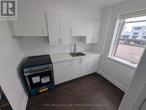 849 Brant St in Burlington, ON - Building Photo - Building Photo