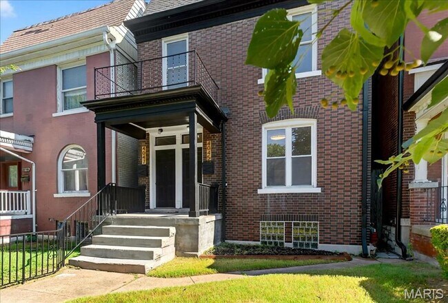 4045 Russell Blvd in St. Louis, MO - Building Photo - Building Photo