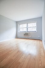2835 N Cambridge Ave, Unit #410 in Chicago, IL - Foto de edificio - Building Photo