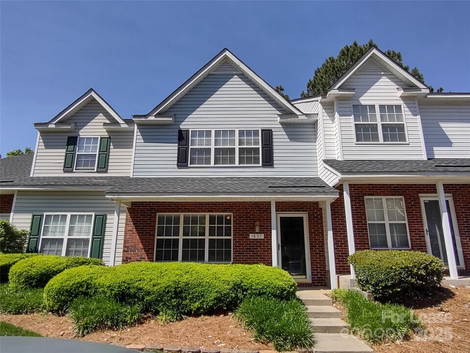 1857 Birch Heights Ct in Charlotte, NC - Building Photo