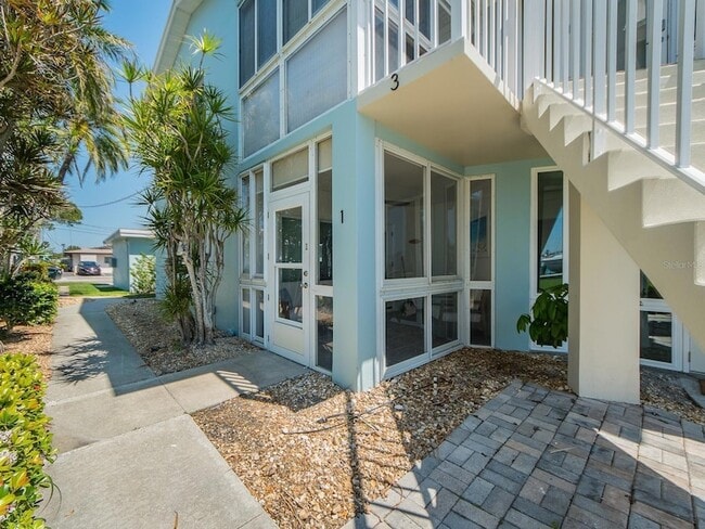 241 Skiff Point, Unit 1 in Clearwater, FL - Building Photo - Building Photo