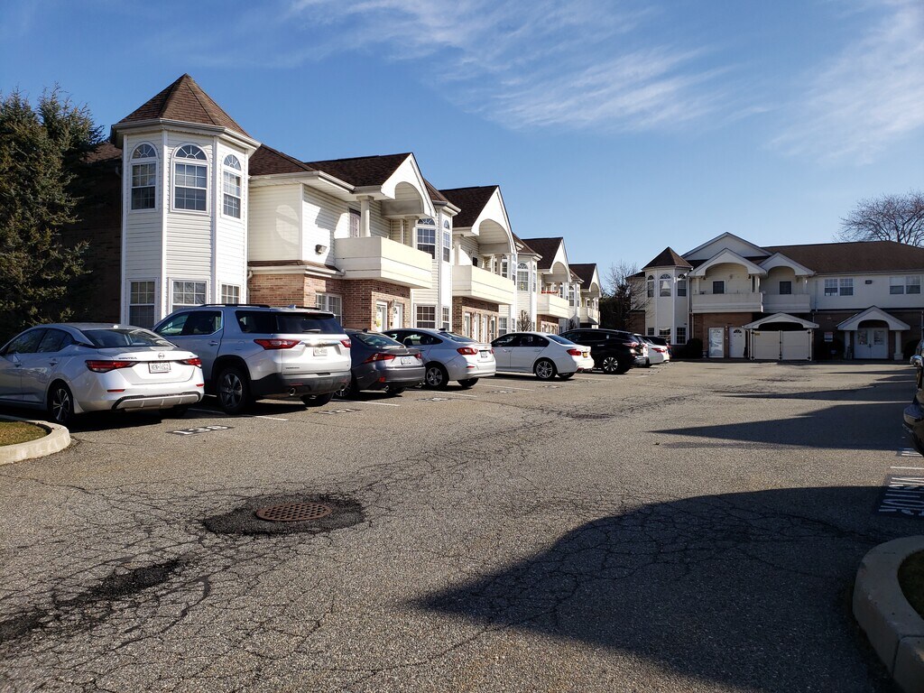 55+ Montauk Villas Senior West Babylon, NY Apartments