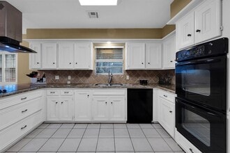 11827 Normont Dr in Houston, TX - Building Photo - Building Photo