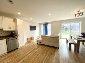 13 Marsh Rd in Conception Bay South, NL - Building Photo - Building Photo