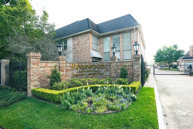 property at 2238 S Piney Point Rd