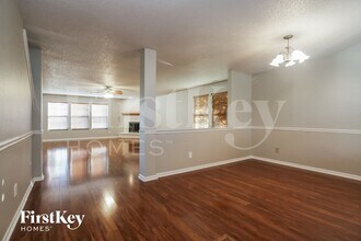 945 Brookhaven Dr in Franklin, IN - Foto de edificio - Building Photo