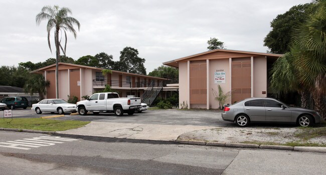 Hillview Apartments in Sarasota, FL - Foto de edificio - Building Photo