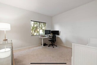 4691 Albany Cir, Unit Albany in San Jose, CA - Foto de edificio - Building Photo