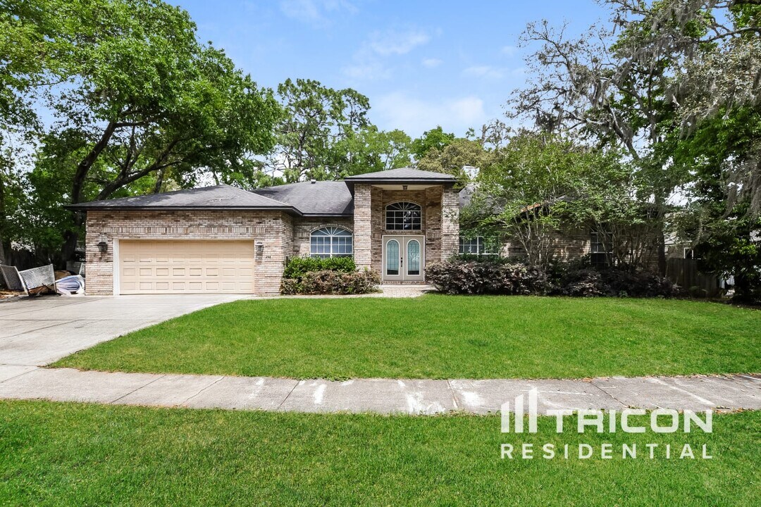 258 Shady Oaks Cir in Lake Mary, FL - Building Photo