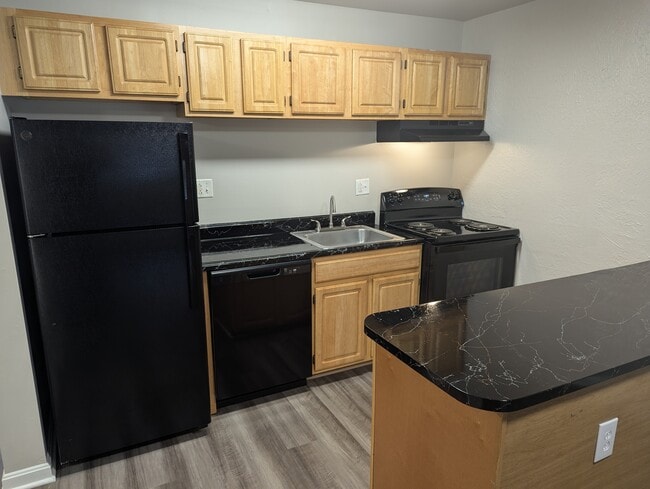 Quantico Court in Triangle, VA - Building Photo - Building Photo