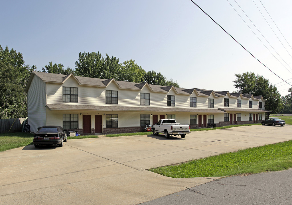 2 Helen St in Ward, AR - Foto de edificio