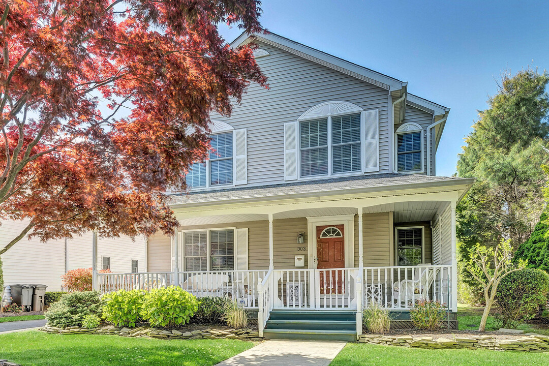 303 Salem Ave in Spring Lake, NJ - Building Photo