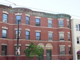 882 Huntington Ave, Unit 1 in Boston, MA - Building Photo