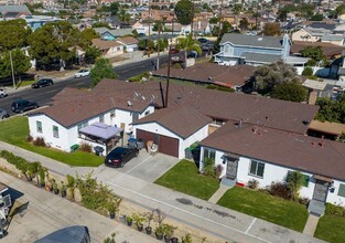 230 E 220th St in Carson, CA - Foto de edificio - Building Photo