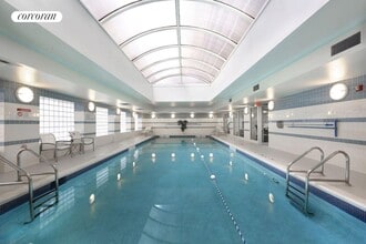 150 E 57th St in New York, NY - Building Photo - Building Photo
