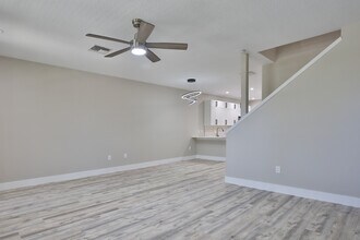 3840 82nd Avenue Cir E in Sarasota, FL - Building Photo - Building Photo