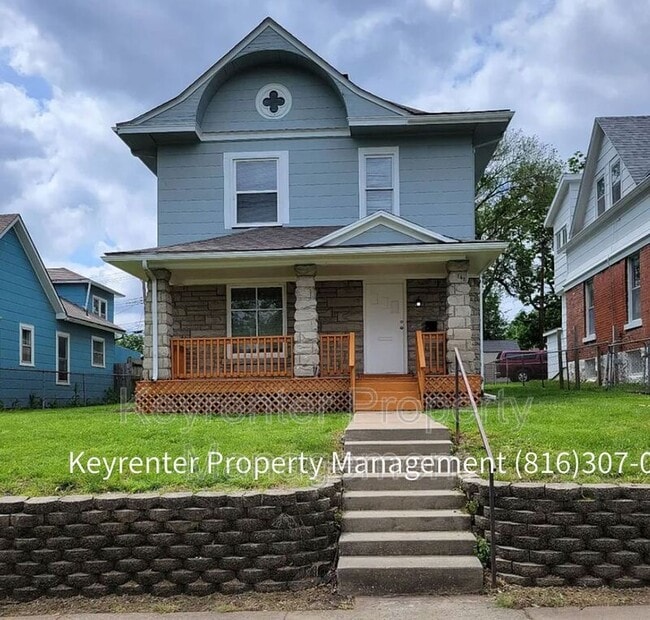 property at 142 N Bellaire Ave