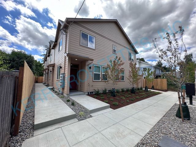 property at 8556 SE Lafayette St