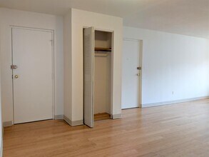 15 Cameron Ave, Unit 10 in Somerville, MA - Foto de edificio - Building Photo