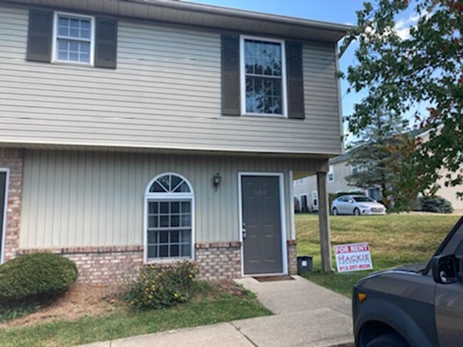 property at 600 E Sherwood Hills Dr