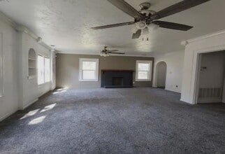 1123 W Kansas Ave in Chickasha, OK - Foto de edificio - Building Photo