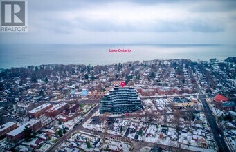 2 Manderley Dr in Toronto, ON - Building Photo - Building Photo