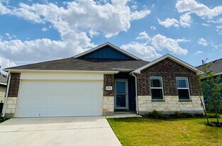 3952 Legend Meadows in New Braunfels, TX - Building Photo