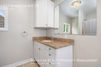 533 Norwood Ave SE in Grand Rapids, MI - Building Photo - Building Photo