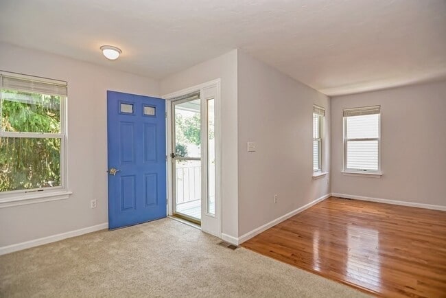 35 Lilac Cir in Marlborough, MA - Building Photo - Building Photo