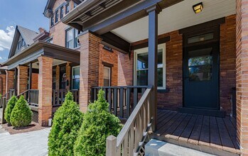 2359 Summit St in Columbus, OH - Foto de edificio - Building Photo