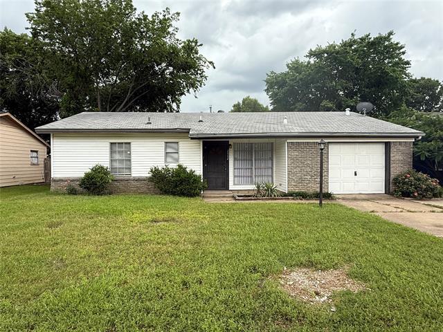 2002 Ridgewood St in Irving, TX - Building Photo - Building Photo
