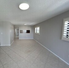1320 Pasadena Ave S in South Pasadena, FL - Building Photo - Building Photo