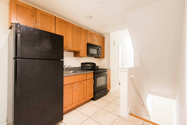 1740 N Sydenham St, Unit A in Philadelphia, PA - Building Photo - Building Photo