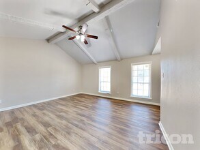 10406 Kirkwren Dr in Houston, TX - Building Photo - Building Photo