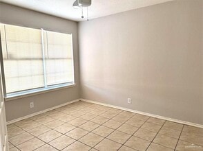 9 Swallow Ave in McAllen, TX - Building Photo - Building Photo