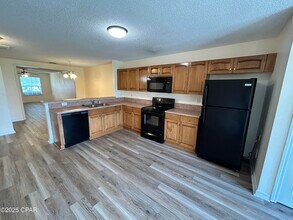 3110 Meadow St in Lynn Haven, FL - Building Photo - Building Photo