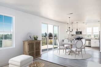 44 Blackbird Cir in Watsonville, CA - Building Photo - Building Photo